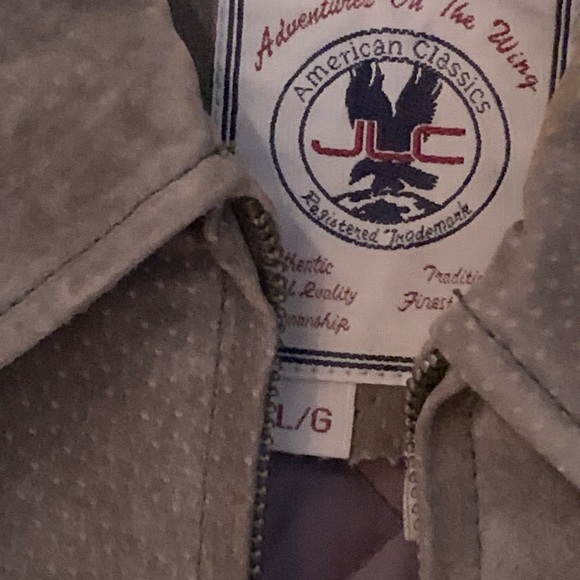 Gray leather jacket slightly worn  small stain on right pocket - Picture 5 of 6